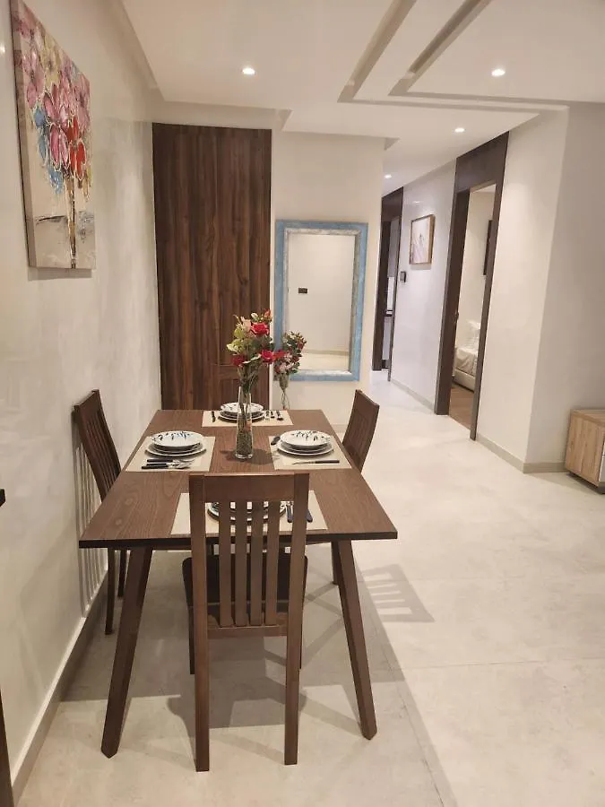 Modern Luxury Retreat: 2-Bedroom Apartment In The Heart Of Marrakech マラケシュ