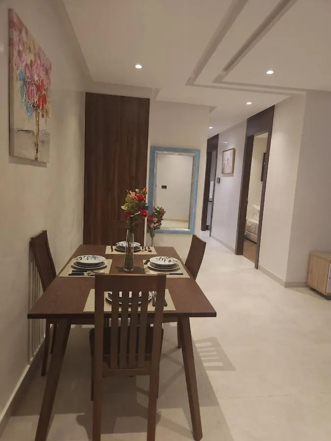 Modern Luxury Retreat: 2-Bedroom Apartment In The Heart Of Marrakech マラケシュ