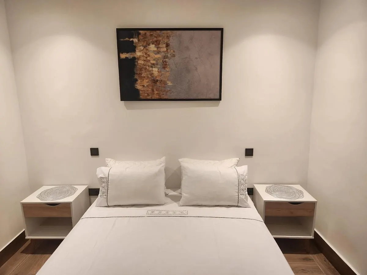 Modern Luxury Retreat: 2-Bedroom Apartment In The Heart Of Marrakech マラケシュ 0*,