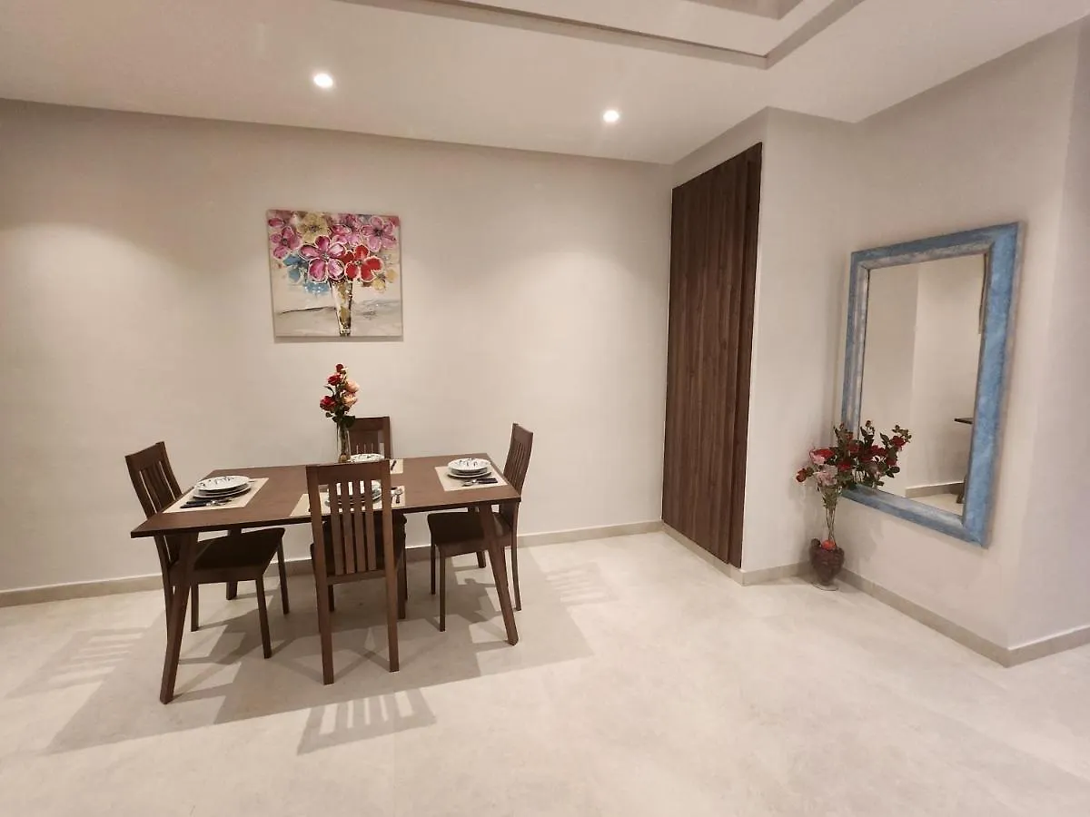 Modern Luxury Retreat: 2-Bedroom Apartment In The Heart Of Marrakech マラケシュ 0*,  モロッコ