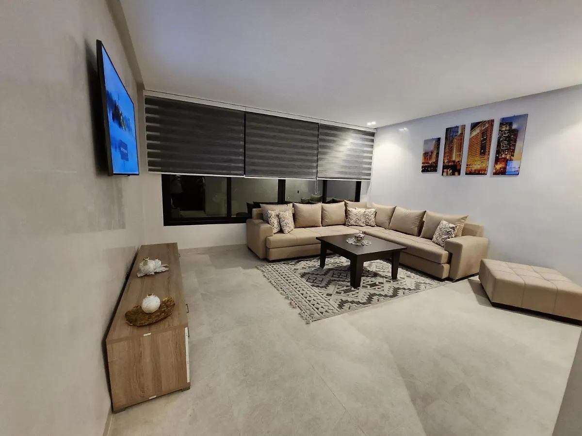 Modern Luxury Retreat: 2-Bedroom Apartment In The Heart Of Marrakech マラケシュ
