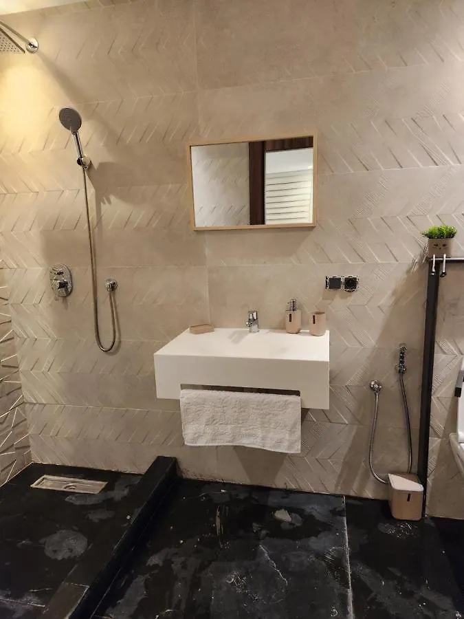 Modern Luxury Retreat: 2-Bedroom Apartment In The Heart Of Marrakech マラケシュ 0*,  モロッコ