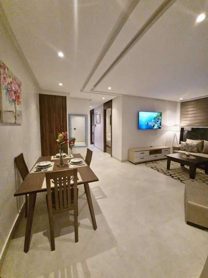 Modern Luxury Retreat: 2-Bedroom Apartment In The Heart Of Marrakech マラケシュ