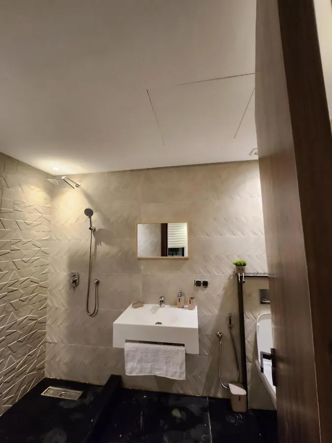 Modern Luxury Retreat: 2-Bedroom Apartment In The Heart Of Marrakech マラケシュ